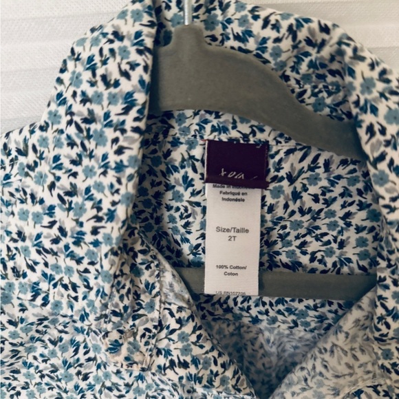 Toddler Button Down Shirt 2T - Picture 3 of 3